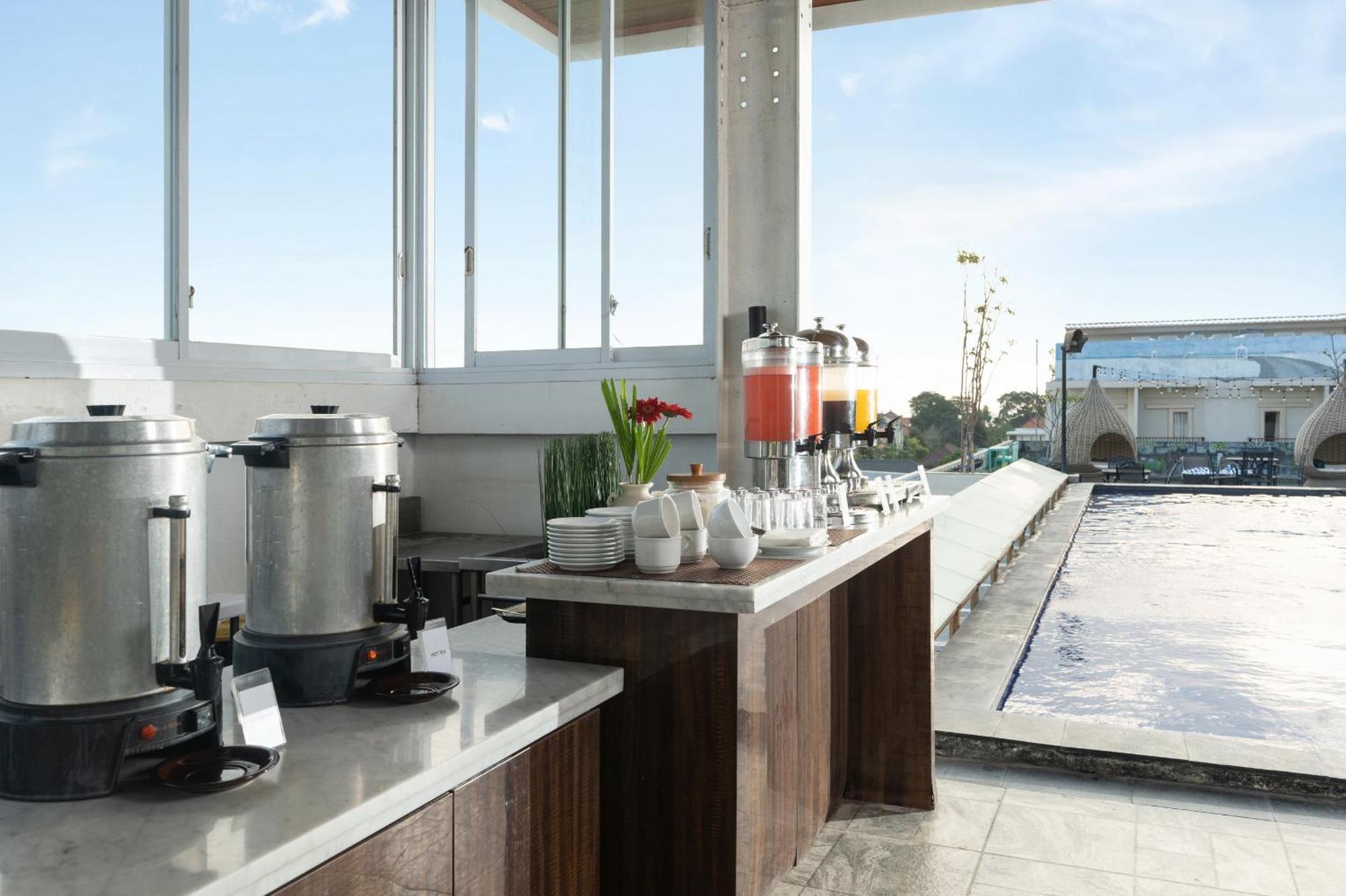 Boss Legian Hotel Powered By Archipelago Ngoại thất bức ảnh